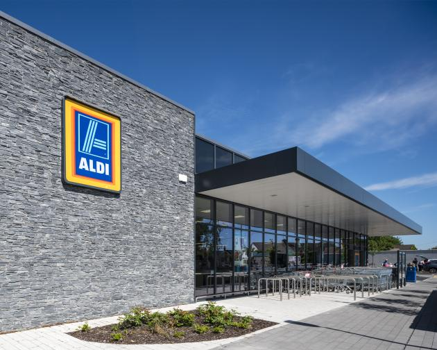 aldi bank holiday opening times